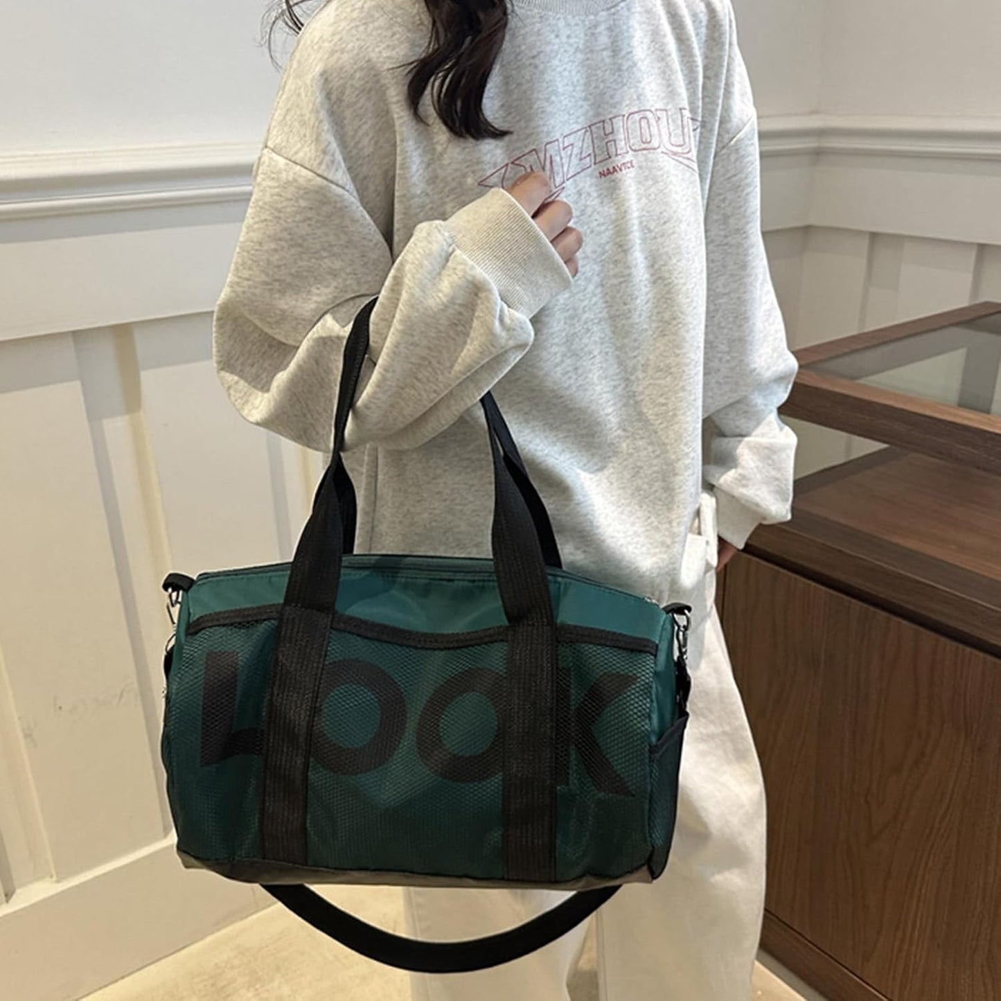 Gym Bag Smal, Small Holdall, Mini Gym Bag, Water Resistant Carry on Bag Sport Travel Training Journey, Overnight Travel Weekend Holdall Bags Fitness Handbag for Workout
